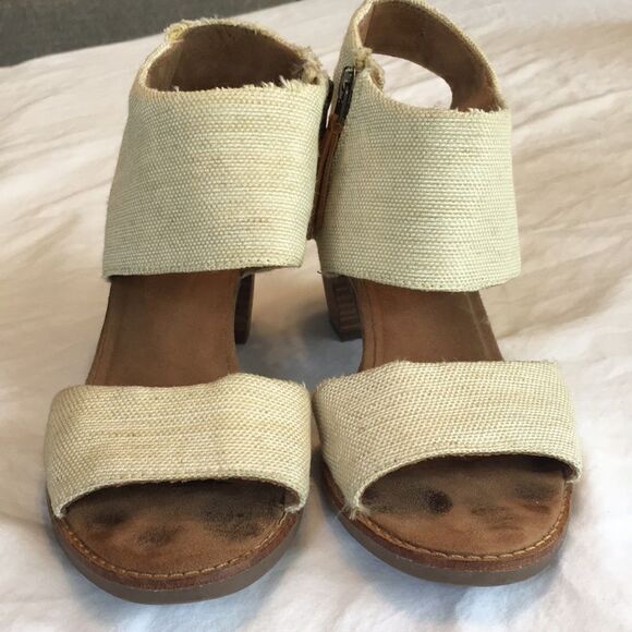 TOMS • Gold Woven Strap Heel - Picture 4 of 8